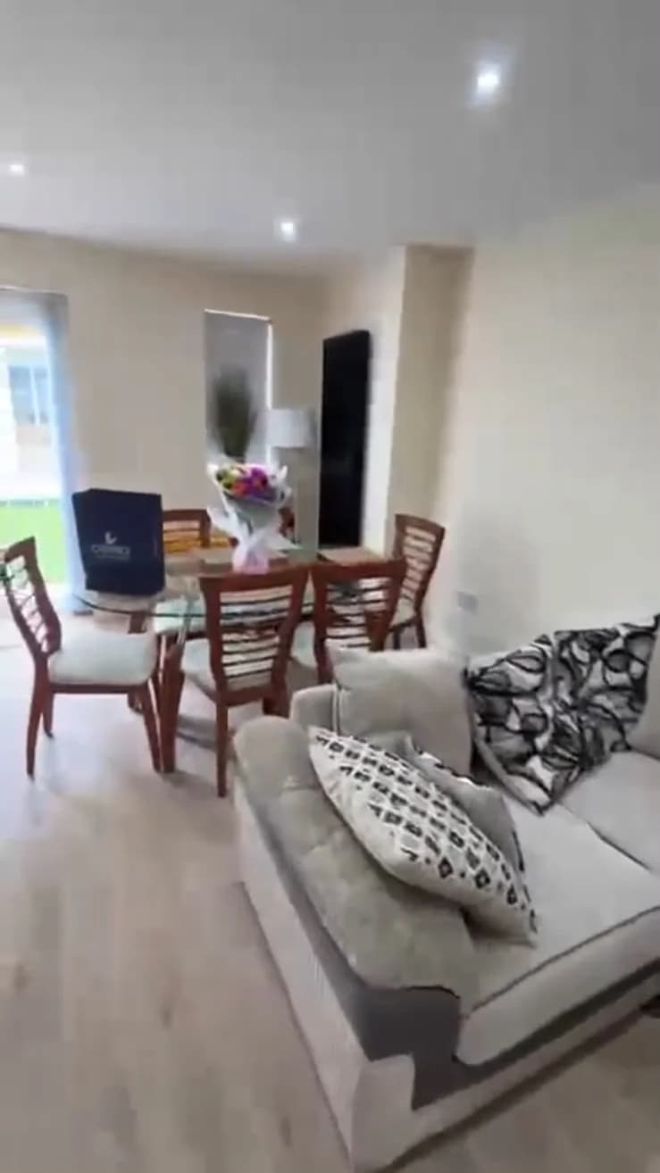Brookfield Artane D5 - Living Room